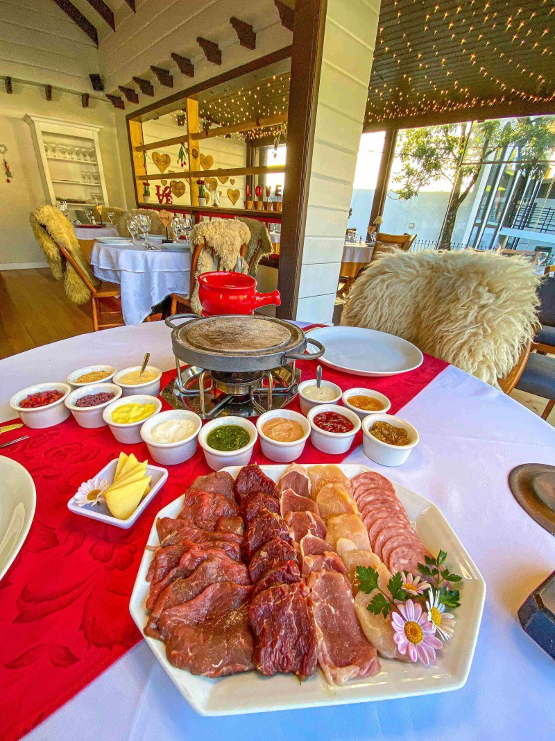 Versoi Fondue & Restaurant