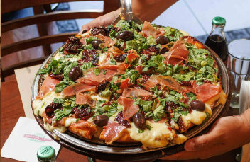 Los Maestros Pizza (Uriburu)